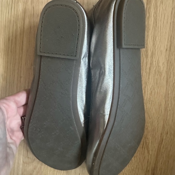 VIONIC Matira Womens Silver Pewter Leather Bow Ballet Flats Size 8.5 Never Worn - Picture 4 of 6